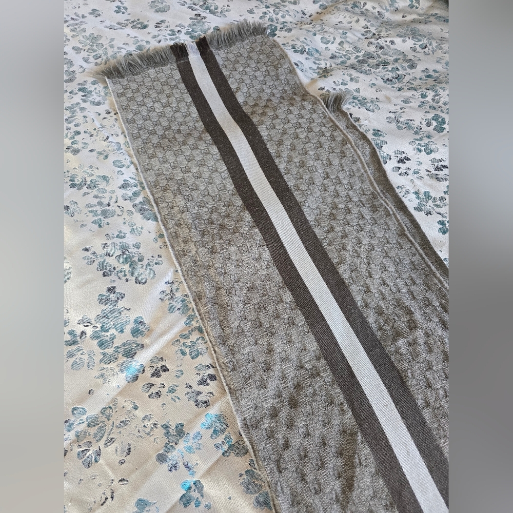 Authentic Gucci Gray And Black Patterned Scarf Fo… - image 2